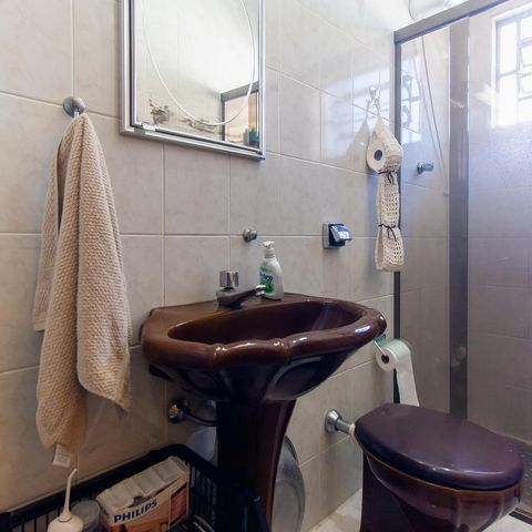 Casa à venda com 129m², 3 quartos e 2 vagas Casa à venda com 129m², 3 quartos e 2 vagasBanheiro