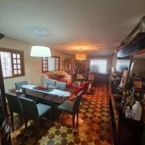 Casa à venda com 300m², 5 quartos e 4 vagas