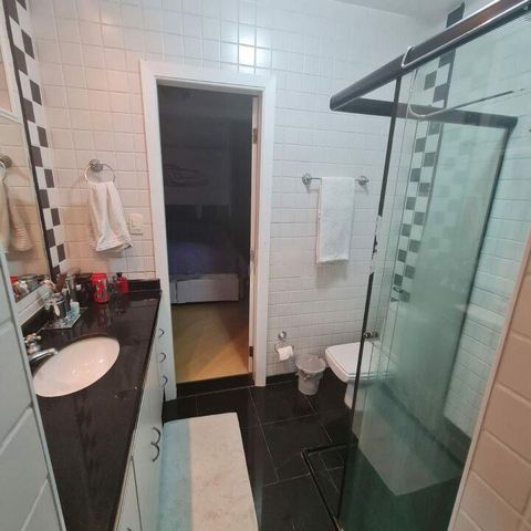 Casa à venda com 300m², 5 quartos e 4 vagas