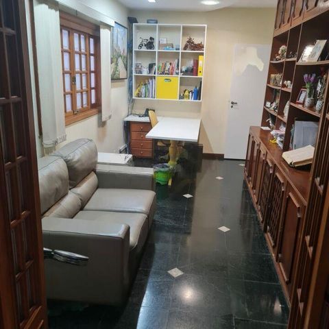 Casa à venda com 300m², 5 quartos e 4 vagas