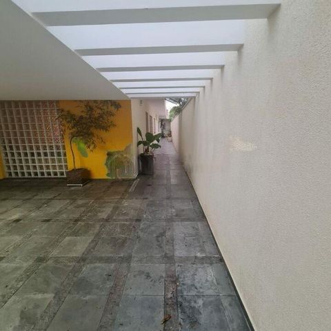 Casa à venda com 300m², 5 quartos e 4 vagas