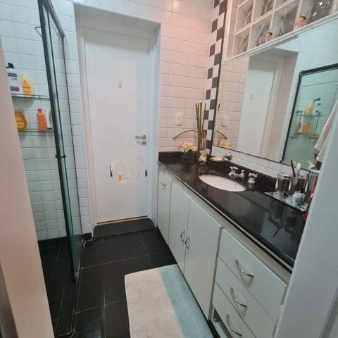 Casa à venda com 300m², 5 quartos e 4 vagas