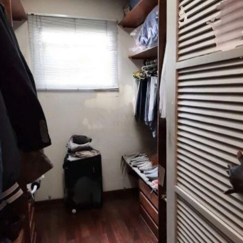 Casa à venda com 350m², 4 quartos e 4 vagas