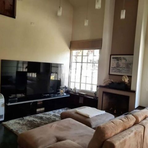 Casa à venda com 350m², 4 quartos e 4 vagas