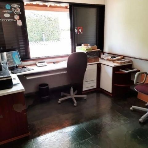 Casa à venda com 350m², 4 quartos e 4 vagas