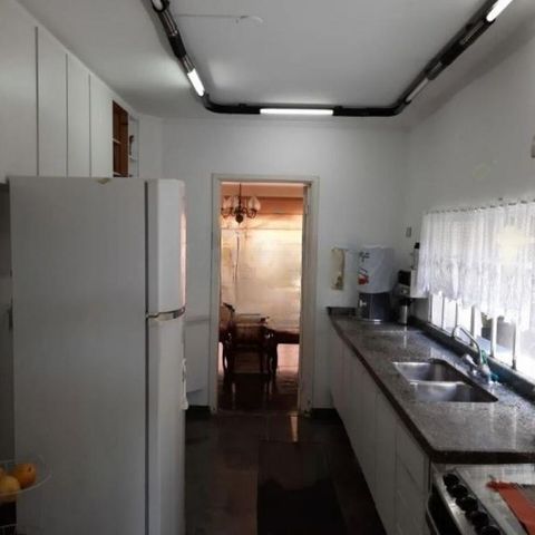 Casa à venda com 350m², 4 quartos e 4 vagas