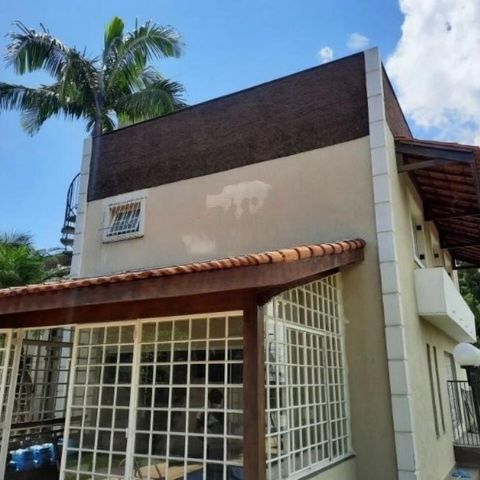 Casa à venda com 350m², 4 quartos e 4 vagas