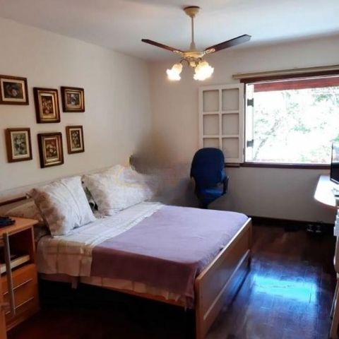 Casa à venda com 350m², 4 quartos e 4 vagas