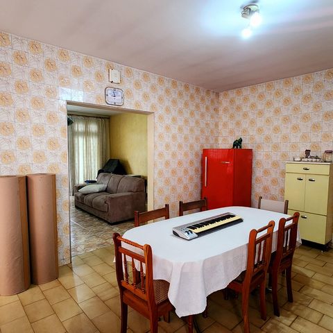 Casa à venda com 360m², 2 quartos e 3 vagas Casa à venda com 360m², 2 quartos e 3 vagasCozinha