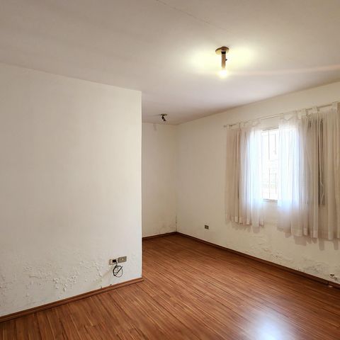 Casa à venda com 360m², 2 quartos e 3 vagas Casa à venda com 360m², 2 quartos e 3 vagasSuíte