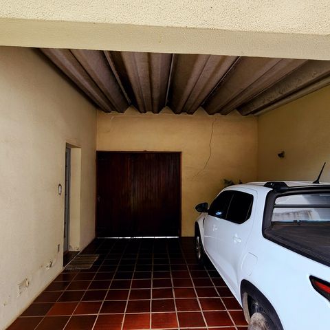 Casa à venda com 360m², 2 quartos e 3 vagas Casa à venda com 360m², 2 quartos e 3 vagasGaragem