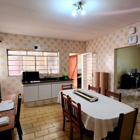 Casa à venda com 360m², 2 quartos e 3 vagas Casa à venda com 360m², 2 quartos e 3 vagasCozinha