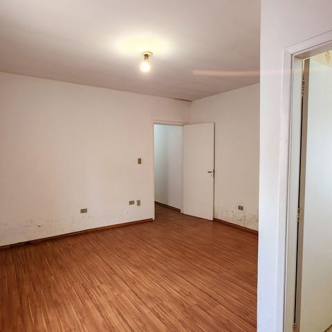 Casa à venda com 360m², 2 quartos e 3 vagas Casa à venda com 360m², 2 quartos e 3 vagasSuíte