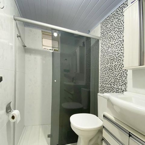 Casa à venda com 92m², 3 quartos e 1 vagaBanheiro