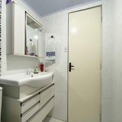 Casa à venda com 92m², 3 quartos e 1 vagaBanheiro