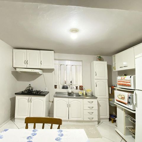 Casa à venda com 92m², 3 quartos e 1 vagaCozinha e Área de Serviço