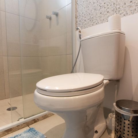 Apartamento à venda com 77m², 3 quartos e 1 vaga Apartamento à venda com 77m², 3 quartos e 1 vagaBanheiro da Suíte