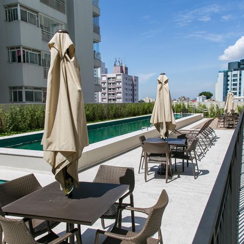 Apartamento à venda com 77m², 3 quartos e 1 vaga Apartamento à venda com 77m², 3 quartos e 1 vagaÁrea comum - Piscina