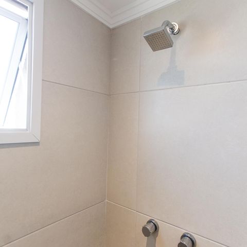 Apartamento à venda com 77m², 3 quartos e 1 vaga Apartamento à venda com 77m², 3 quartos e 1 vagaBanheiro da Suíte