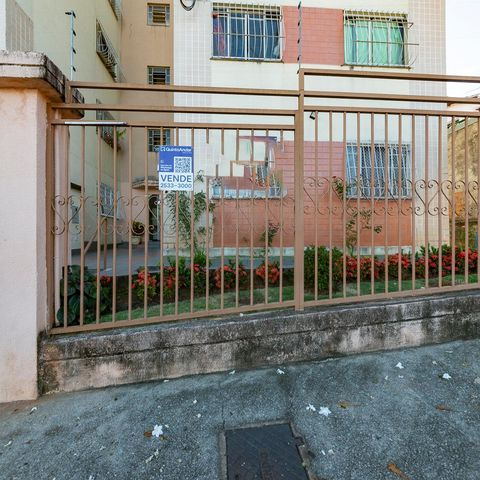 Apartamento à venda com 45m², 3 quartos e 1 vaga Apartamento à venda com 45m², 3 quartos e 1 vagaFachada