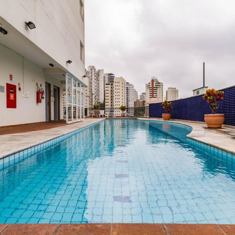 Apartamento à venda com 33m², 1 quarto e 1 vaga Apartamento à venda com 33m², 1 quarto e 1 vagaÁrea comum - Piscina