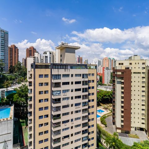 Apartamento à venda com 33m², 1 quarto e 1 vaga Apartamento à venda com 33m², 1 quarto e 1 vagaVaranda
