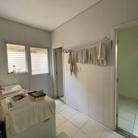 Casa de condomínio para alugar com 300m², 3 quartos e 6 vagas Casa de condomínio para alugar com 300m², 3 quartos e 6 vagasCozinha e Área de Serviço