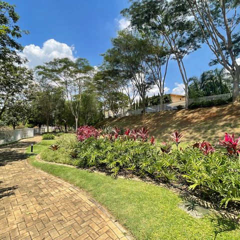 Casa de condomínio para alugar com 300m², 3 quartos e 6 vagas Casa de condomínio para alugar com 300m², 3 quartos e 6 vagasCondomínio