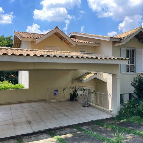 Casa de condomínio para alugar com 300m², 3 quartos e 6 vagas Casa de condomínio para alugar com 300m², 3 quartos e 6 vagasGaragem