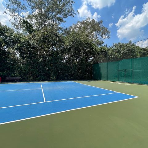 Casa de condomínio para alugar com 300m², 3 quartos e 6 vagas Casa de condomínio para alugar com 300m², 3 quartos e 6 vagasQuadra de Tenis