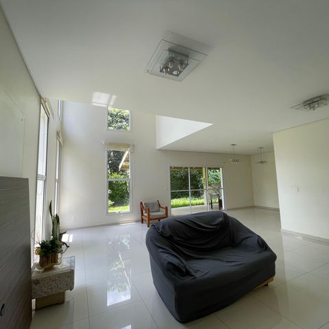 Casa de condomínio para alugar com 300m², 3 quartos e 6 vagas Casa de condomínio para alugar com 300m², 3 quartos e 6 vagasSala