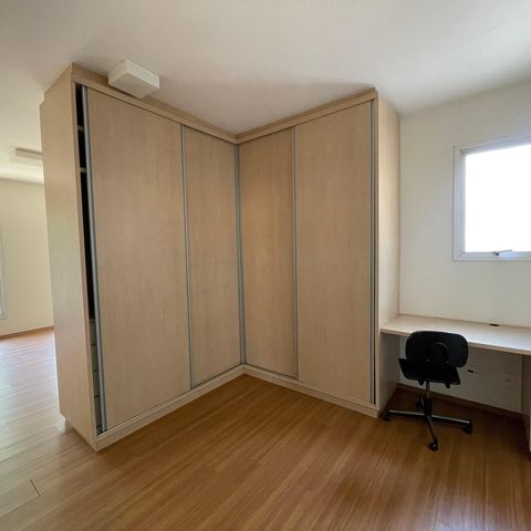 Casa de condomínio para alugar com 300m², 3 quartos e 6 vagas Casa de condomínio para alugar com 300m², 3 quartos e 6 vagasSuíte 3