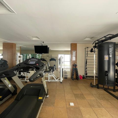 Casa de condomínio para alugar com 300m², 3 quartos e 6 vagas Casa de condomínio para alugar com 300m², 3 quartos e 6 vagasAcademia