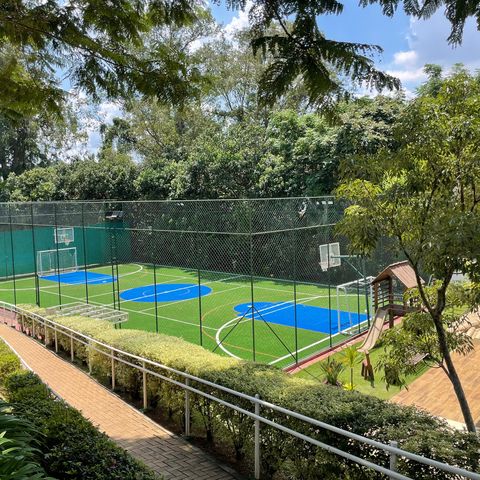 Casa de condomínio para alugar com 300m², 3 quartos e 6 vagas Casa de condomínio para alugar com 300m², 3 quartos e 6 vagasQuadra Esportiva