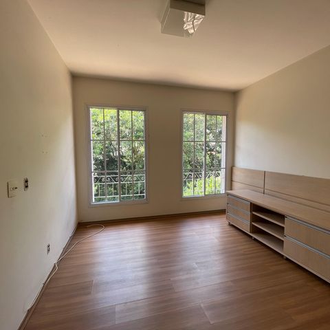 Casa de condomínio para alugar com 300m², 3 quartos e 6 vagas Casa de condomínio para alugar com 300m², 3 quartos e 6 vagasSuíte 3