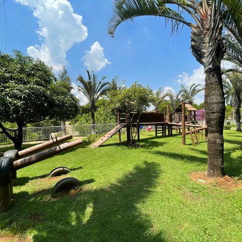 Casa de condomínio para alugar com 300m², 3 quartos e 6 vagas Casa de condomínio para alugar com 300m², 3 quartos e 6 vagasCondomínio
