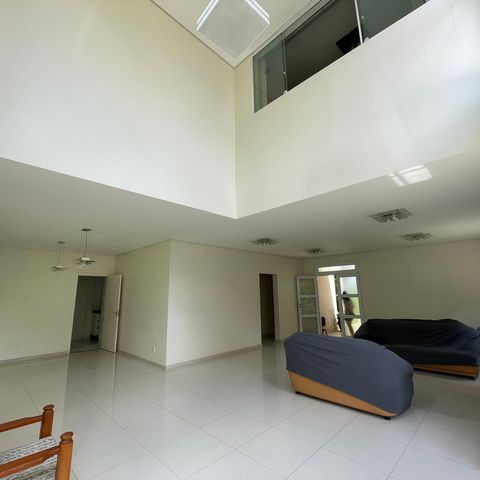 Casa de condomínio para alugar com 300m², 3 quartos e 6 vagas Casa de condomínio para alugar com 300m², 3 quartos e 6 vagasSala