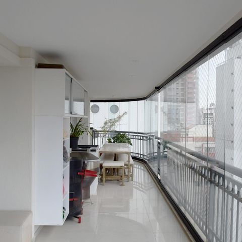 Apartamento à venda com 440m², 4 quartos e 5 vagasVaranda