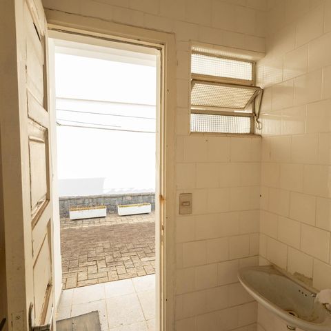 Casa à venda com 400m², 3 quartos e 3 vagas Casa à venda com 400m², 3 quartos e 3 vagasBanheiro de Serviço