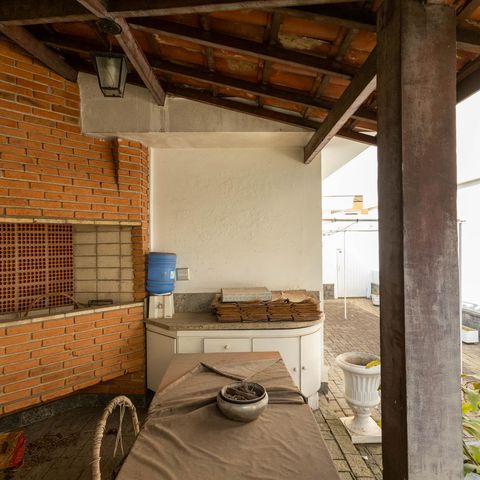 Casa à venda com 400m², 3 quartos e 3 vagas Casa à venda com 400m², 3 quartos e 3 vagasChurrasqueira