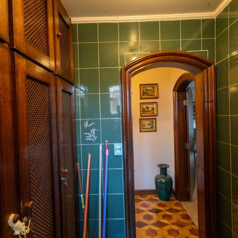 Casa à venda com 400m², 3 quartos e 3 vagas Casa à venda com 400m², 3 quartos e 3 vagasLavabo