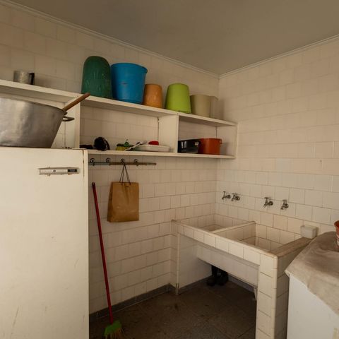 Casa à venda com 400m², 3 quartos e 3 vagas Casa à venda com 400m², 3 quartos e 3 vagasÁrea de Serviço