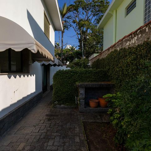 Casa à venda com 400m², 3 quartos e 3 vagas Casa à venda com 400m², 3 quartos e 3 vagasQuintal