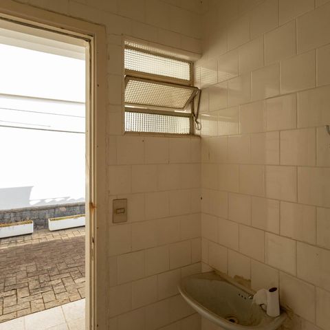 Casa à venda com 400m², 3 quartos e 3 vagas Casa à venda com 400m², 3 quartos e 3 vagasBanheiro de Serviço