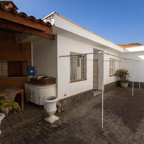 Casa à venda com 400m², 3 quartos e 3 vagas Casa à venda com 400m², 3 quartos e 3 vagasQuintal