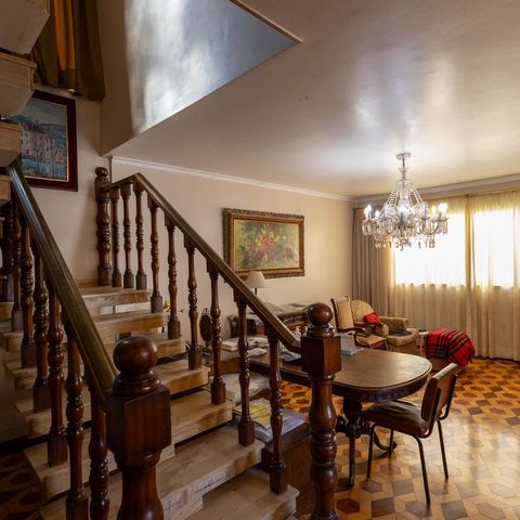 Casa à venda com 400m², 3 quartos e 3 vagas Casa à venda com 400m², 3 quartos e 3 vagasSala de jantar