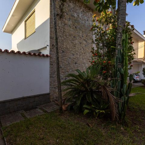 Casa à venda com 400m², 3 quartos e 3 vagas Casa à venda com 400m², 3 quartos e 3 vagasJardim