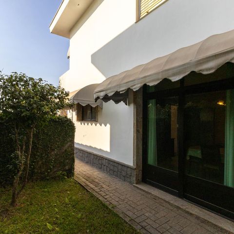 Casa à venda com 400m², 3 quartos e 3 vagas Casa à venda com 400m², 3 quartos e 3 vagasQuintal
