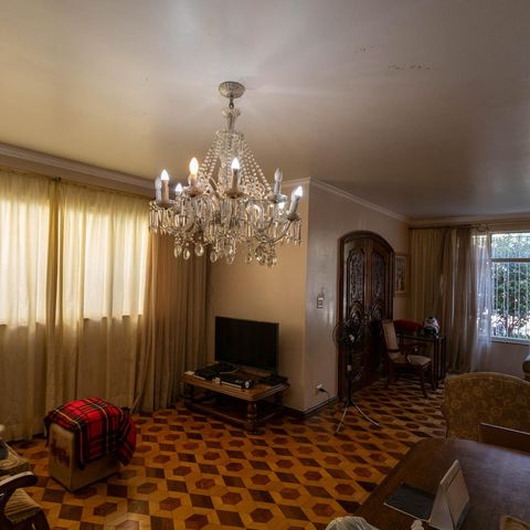 Casa à venda com 400m², 3 quartos e 3 vagas Casa à venda com 400m², 3 quartos e 3 vagasSala de jantar