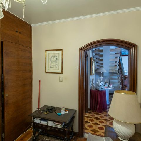 Casa à venda com 400m², 3 quartos e 3 vagas Casa à venda com 400m², 3 quartos e 3 vagasSala de TV